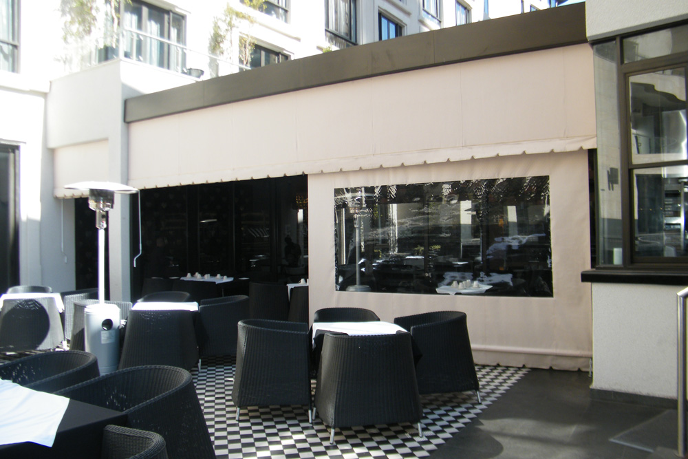 support-fascia-and-outdoor-blinds-with-windows Support fascia and outdoor blinds with windows